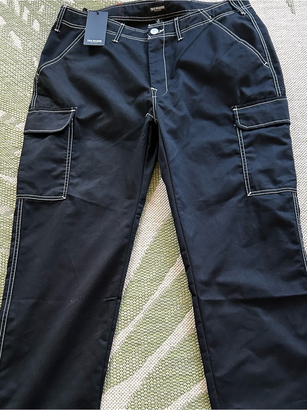 True Religion Men’s Black Cargo Pants with White Contrast Stitching NWT size 36